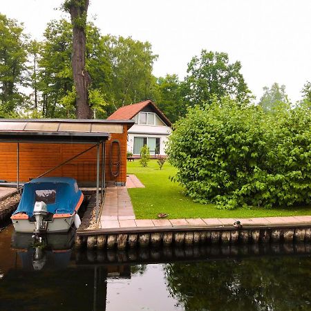 Ferienhaus Direkt An Der Spree Mit Whirlpool Und Sauna Berlín Exterior foto